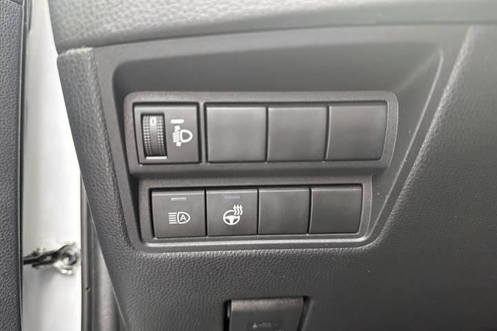 Hvid Toyota Yaris fra 2021