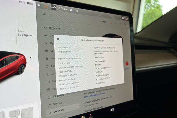 Rød Tesla Model 3 fra 2021