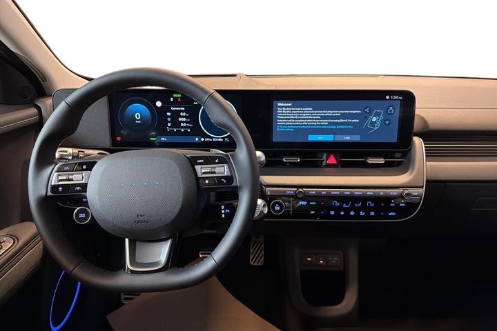 Grå Hyundai Ioniq 5 fra 2026