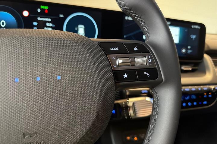 Grå Hyundai Ioniq 5 fra 2026