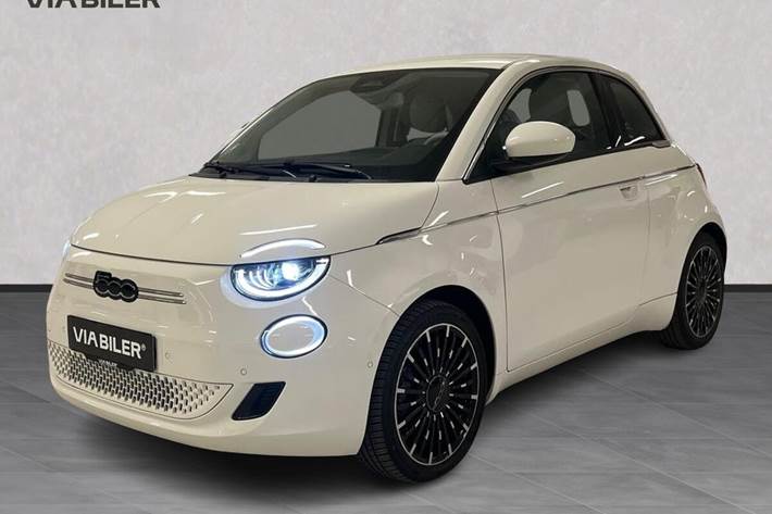 Hvid Fiat 500e fra 2023