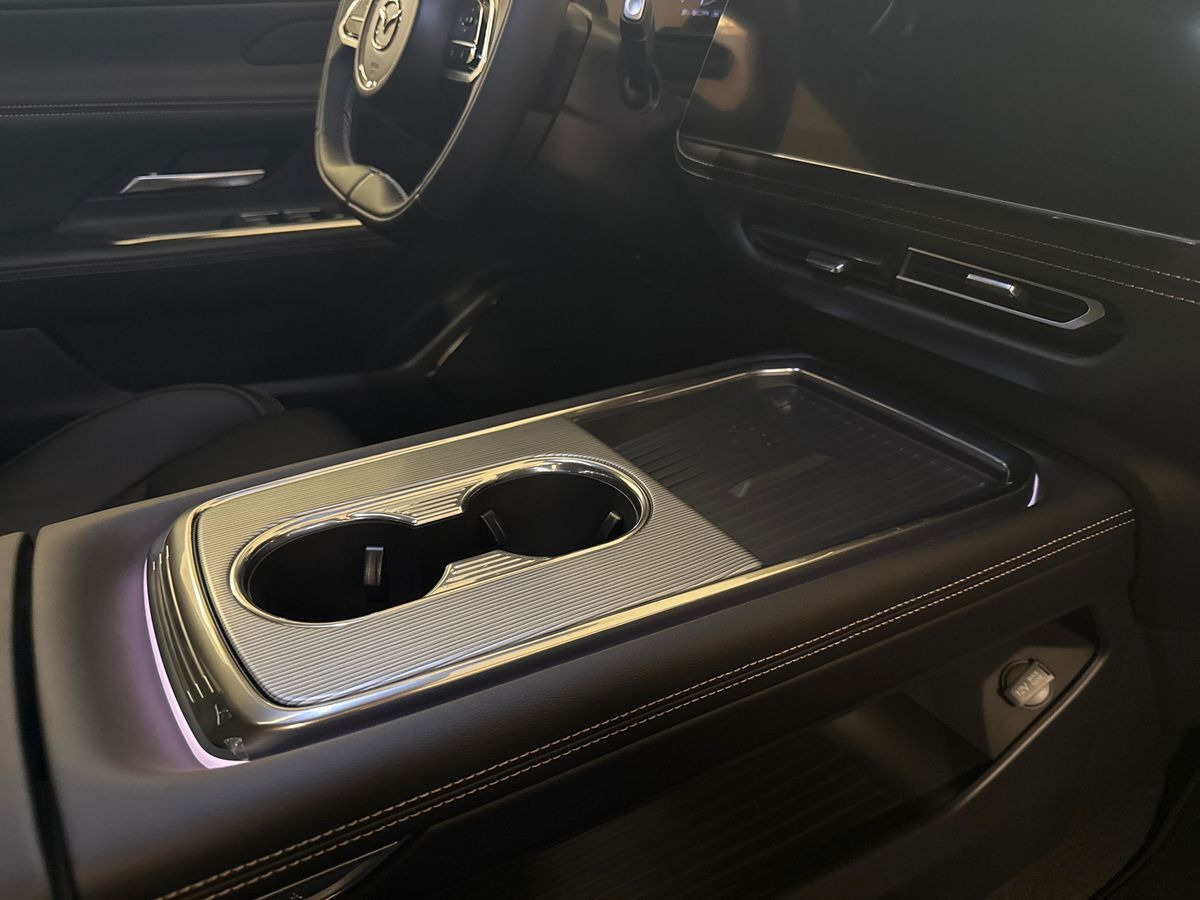 Hvid Mazda 6e fra 2026