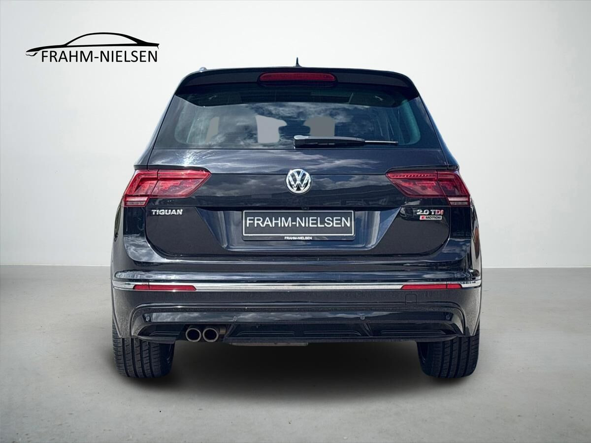 Sort VW Tiguan fra 2016
