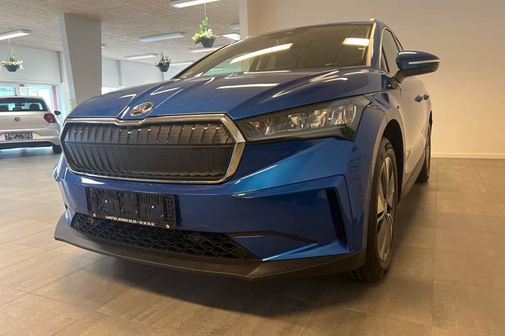 Blå Skoda Enyaq fra 2023