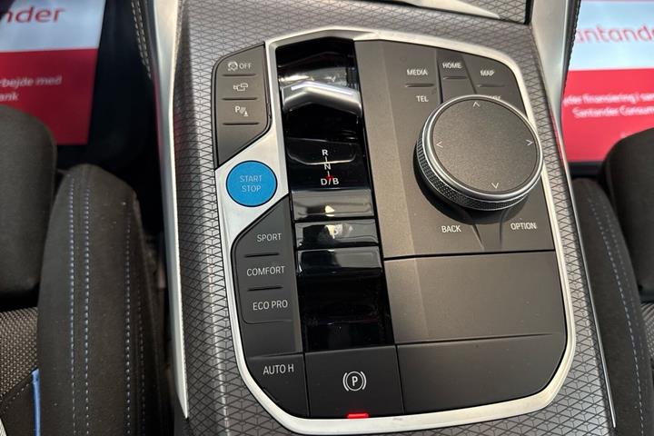 Grå BMW i4 fra 2025