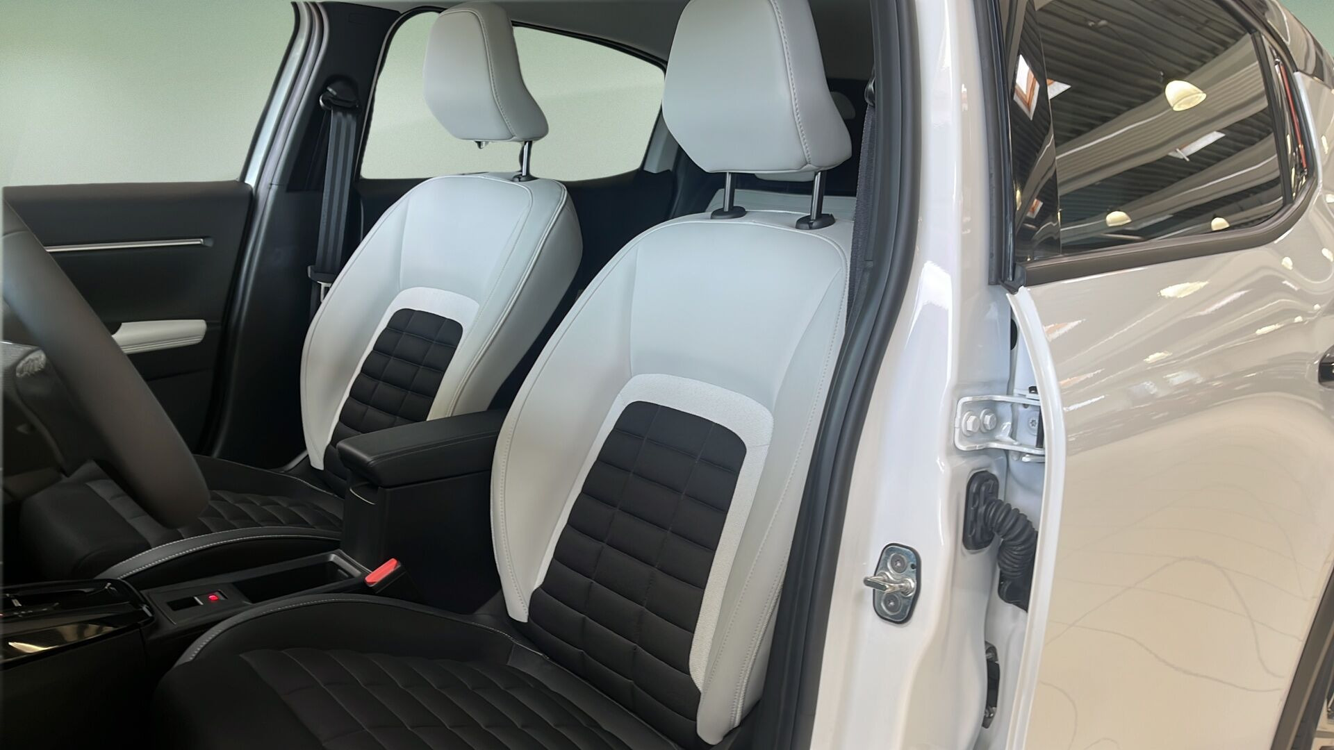 Hvid Citroën e-C3 Aircross fra 2025