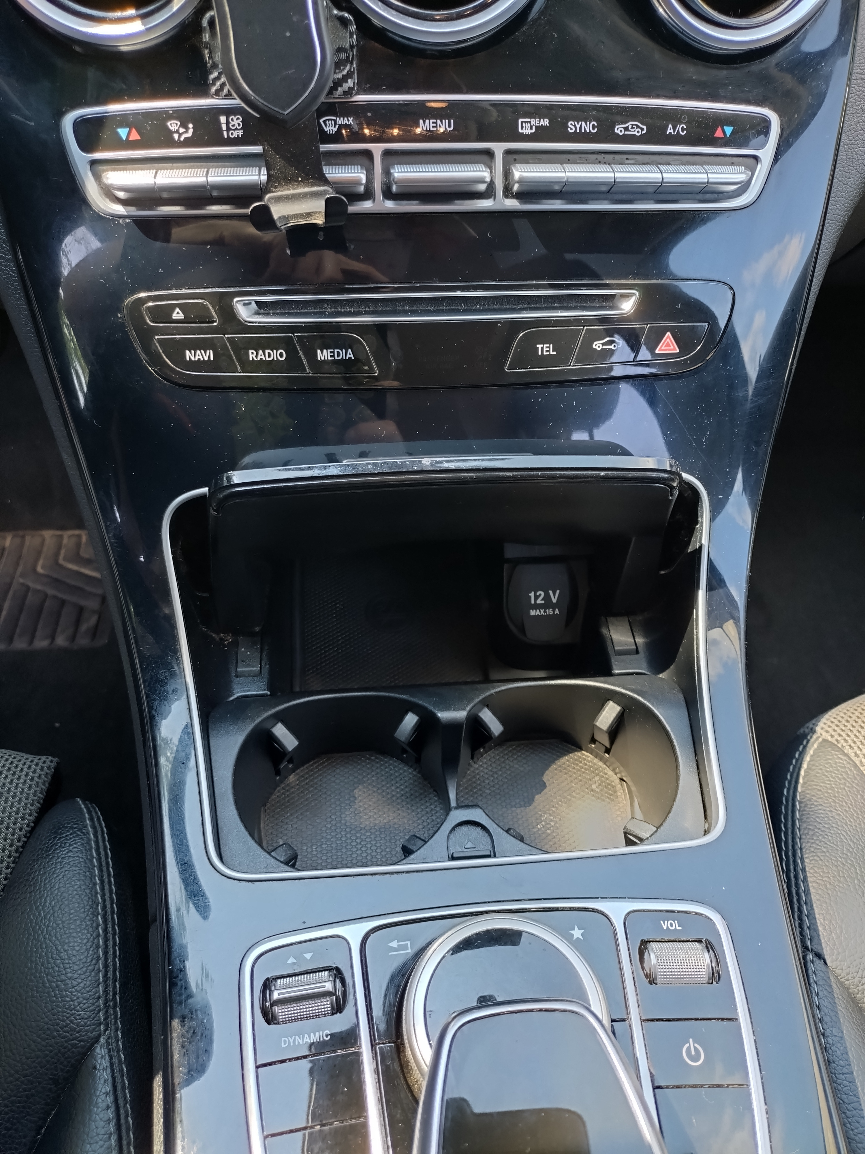 Sort Mercedes 220 D fra 2016