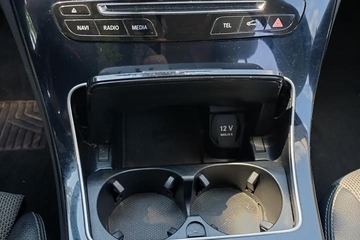 Sort Mercedes 220 D fra 2016
