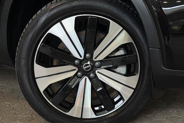 Sort Volvo XC40 fra 2023
