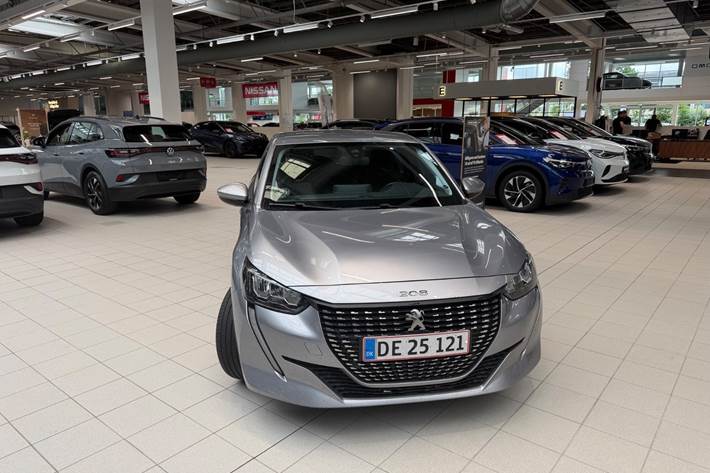 Sølv Peugeot 208 fra 2020
