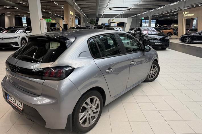Sølv Peugeot 208 fra 2020