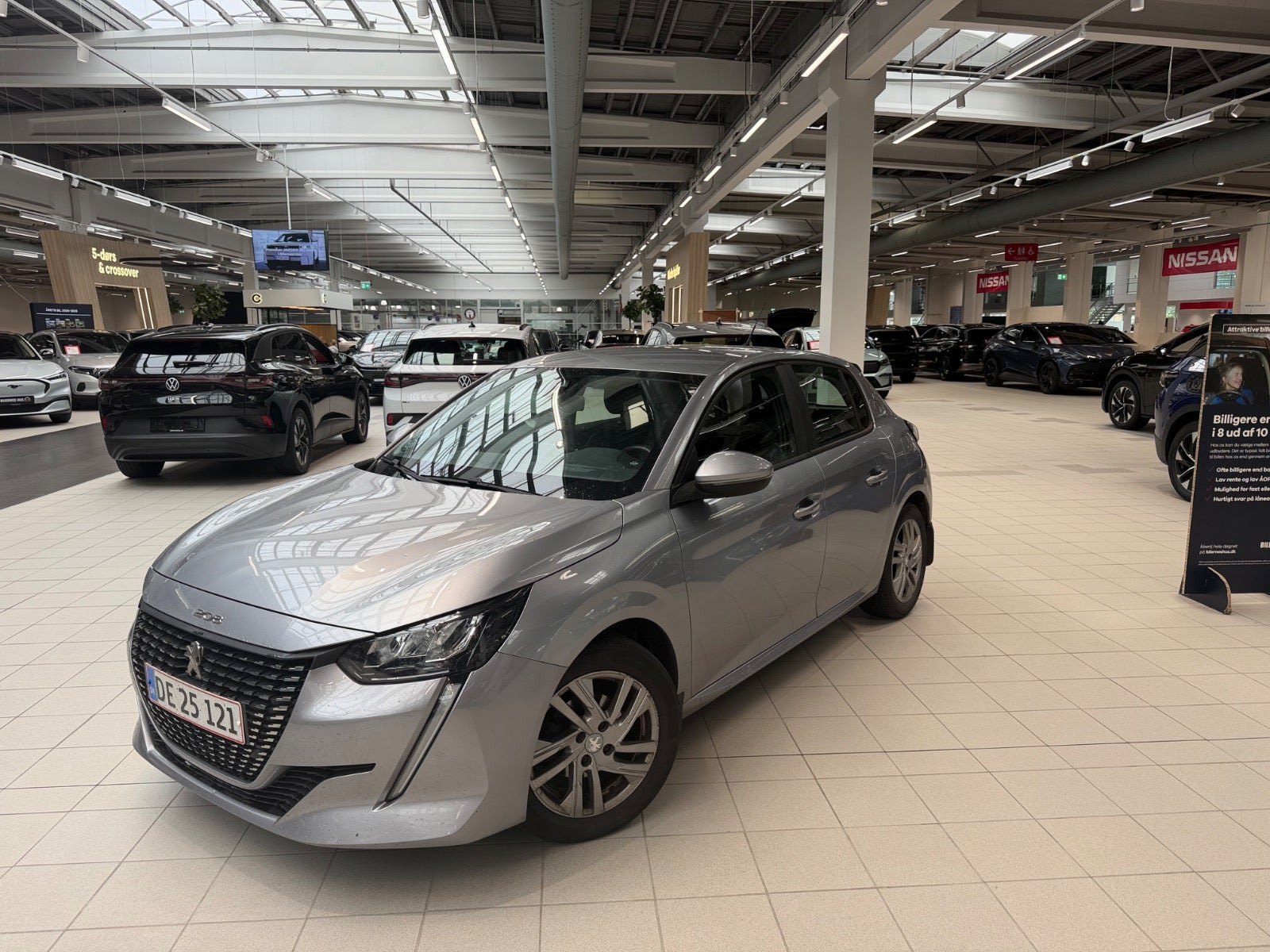 Sølv Peugeot 208 fra 2020