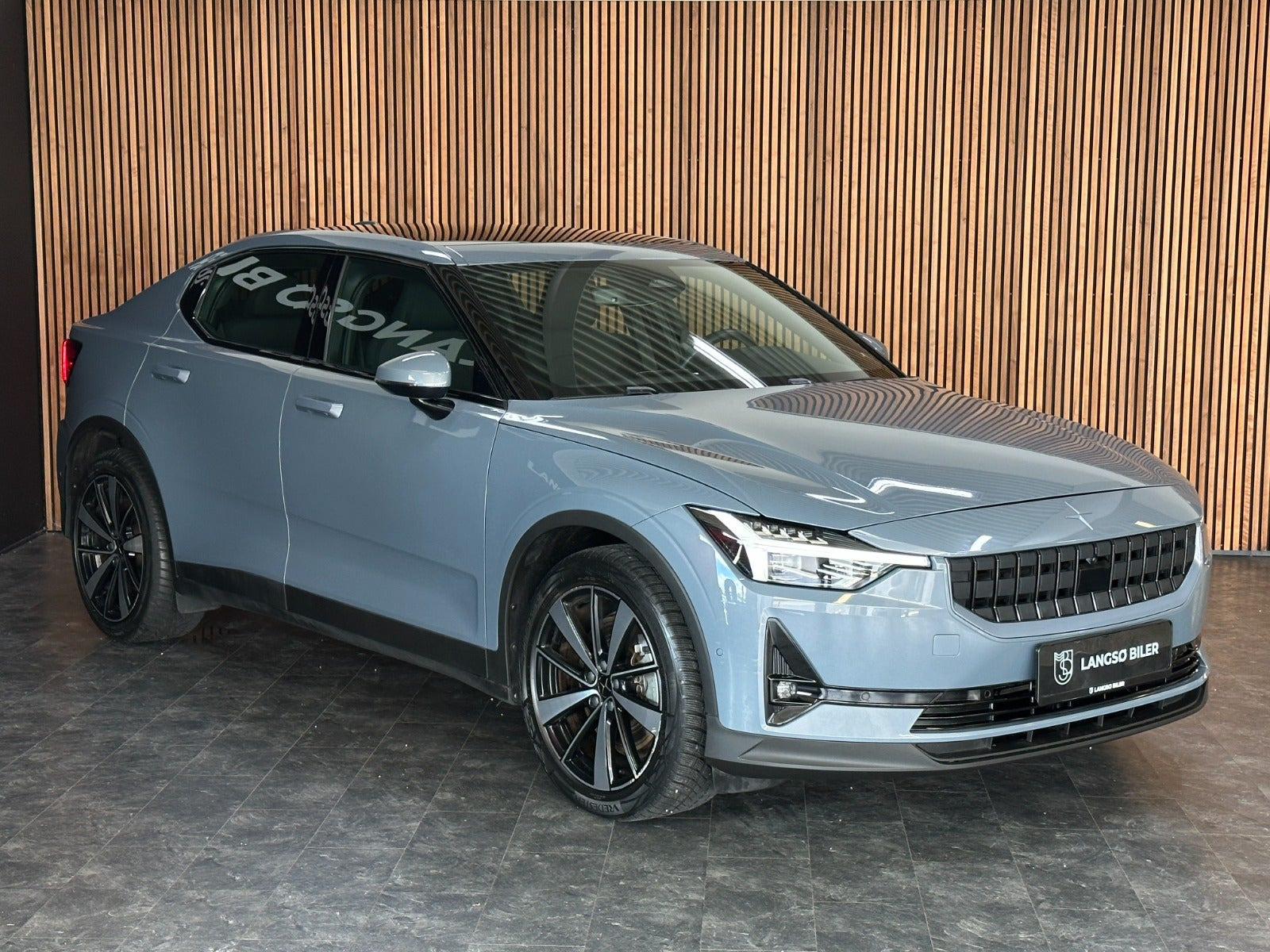 Grå Polestar 2 fra 2022