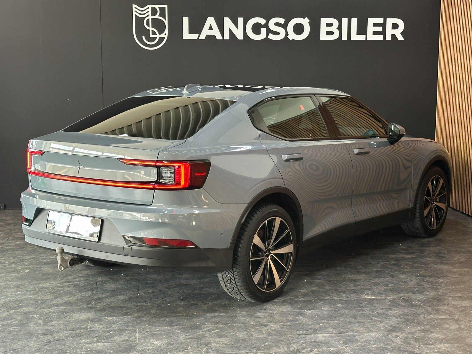 Grå Polestar 2 fra 2022