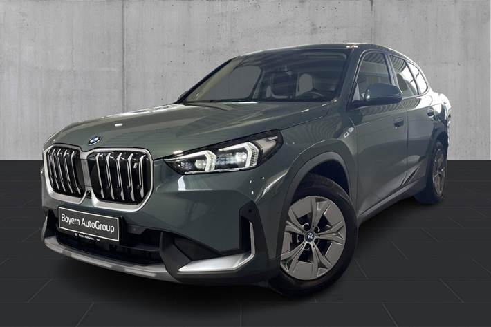 Grøn BMW iX1 fra 2023