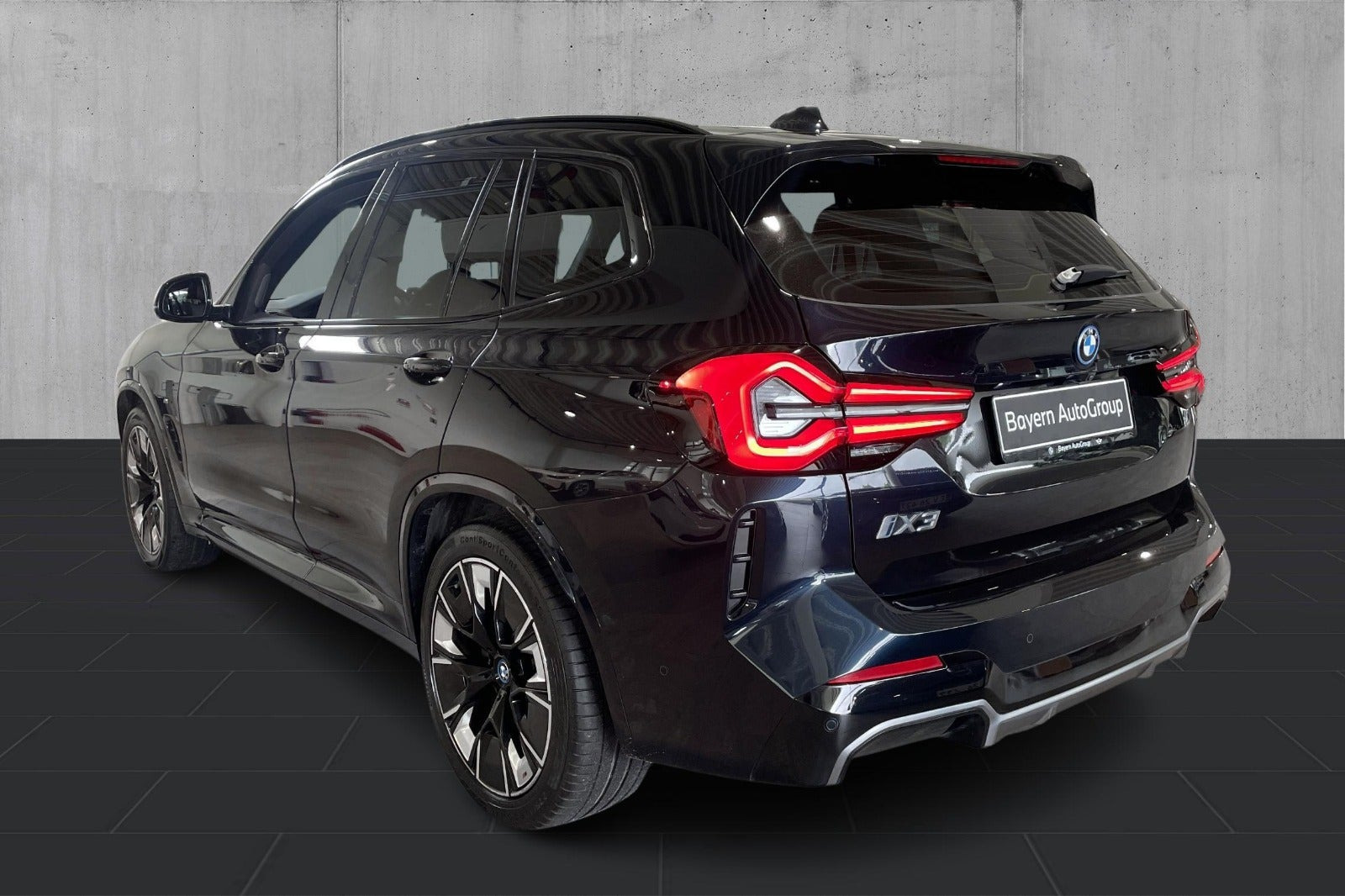 Sort BMW iX3 fra 2024