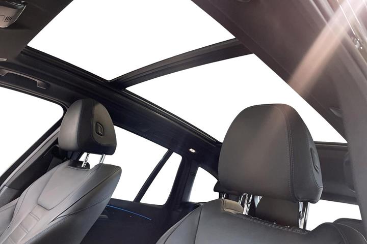 Sort BMW iX3 fra 2024