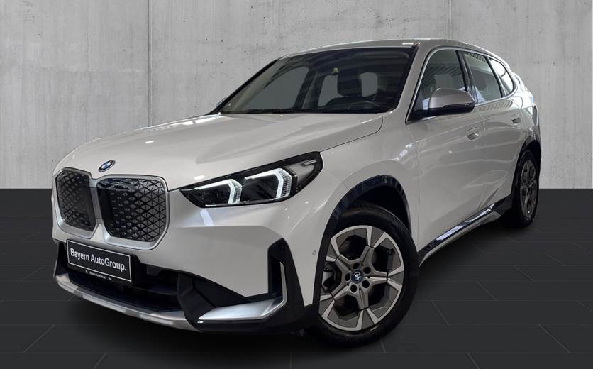 BMW iX1 xDrive30 X-Line