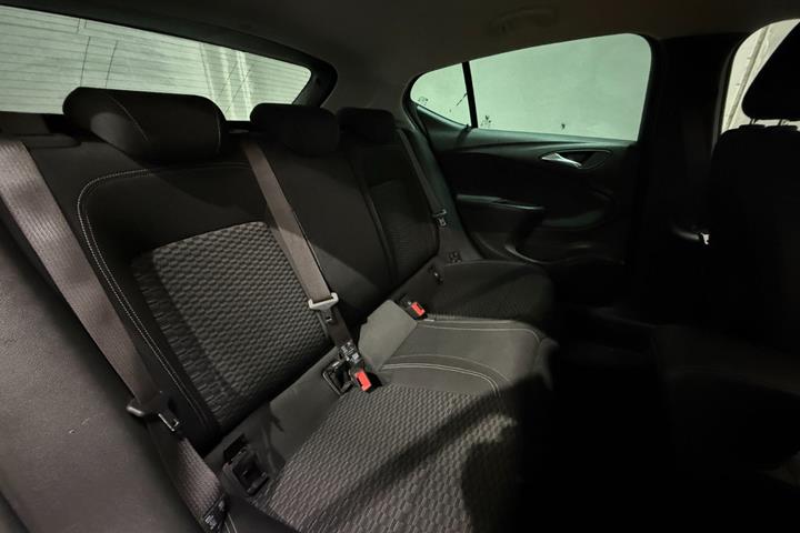 undefined Opel Astra fra 2017