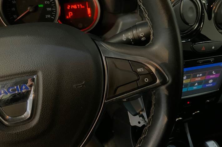 Hvid Dacia Duster fra 2017