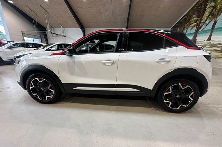 Hvid Opel Mokka-e fra 2024