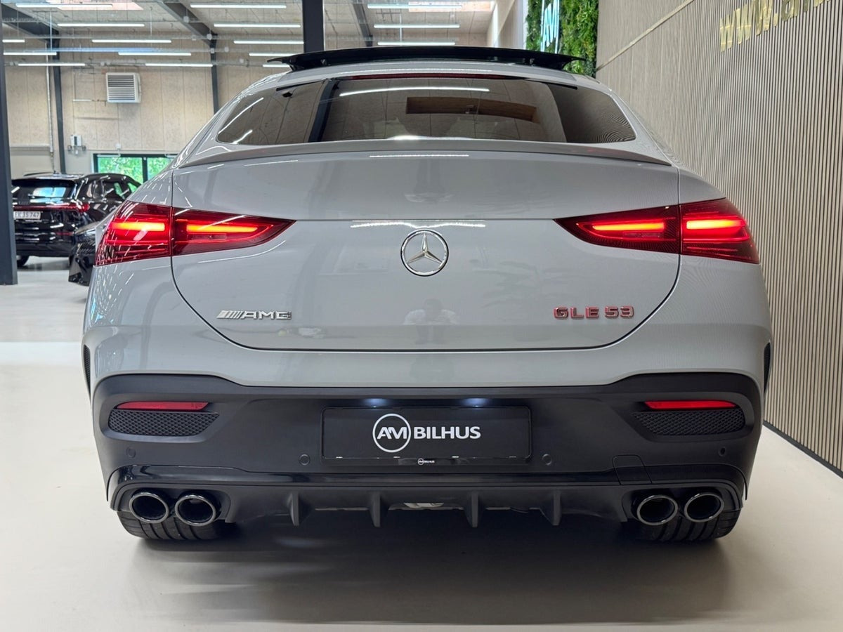 Grå Mercedes GLE53 fra 2024