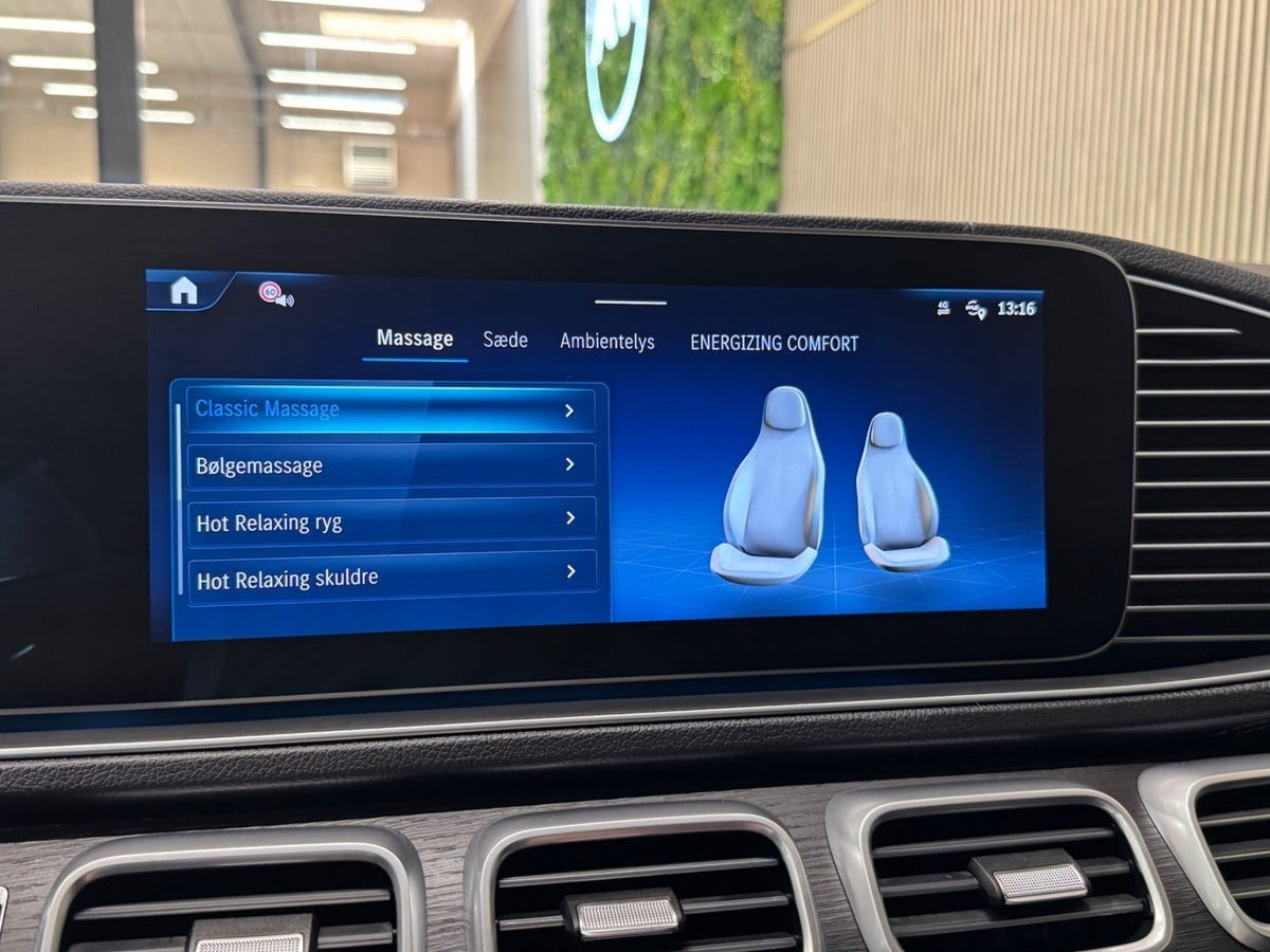 Grå Mercedes GLE53 fra 2024
