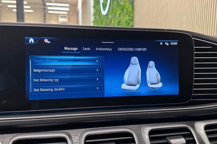 Grå Mercedes GLE53 fra 2024