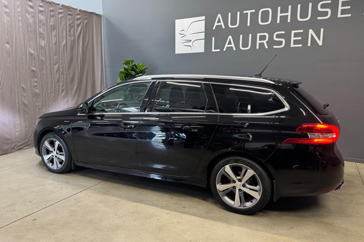 Sort Peugeot 308 fra 2018