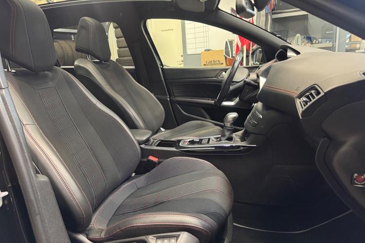 Sort Peugeot 308 fra 2018
