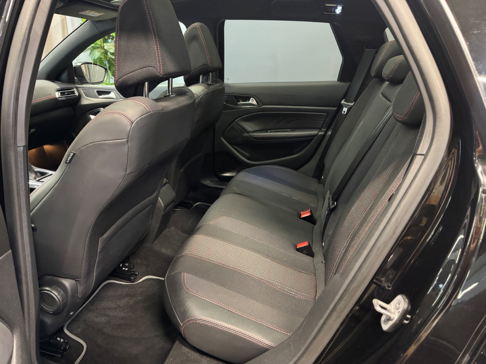 Sort Peugeot 308 fra 2018