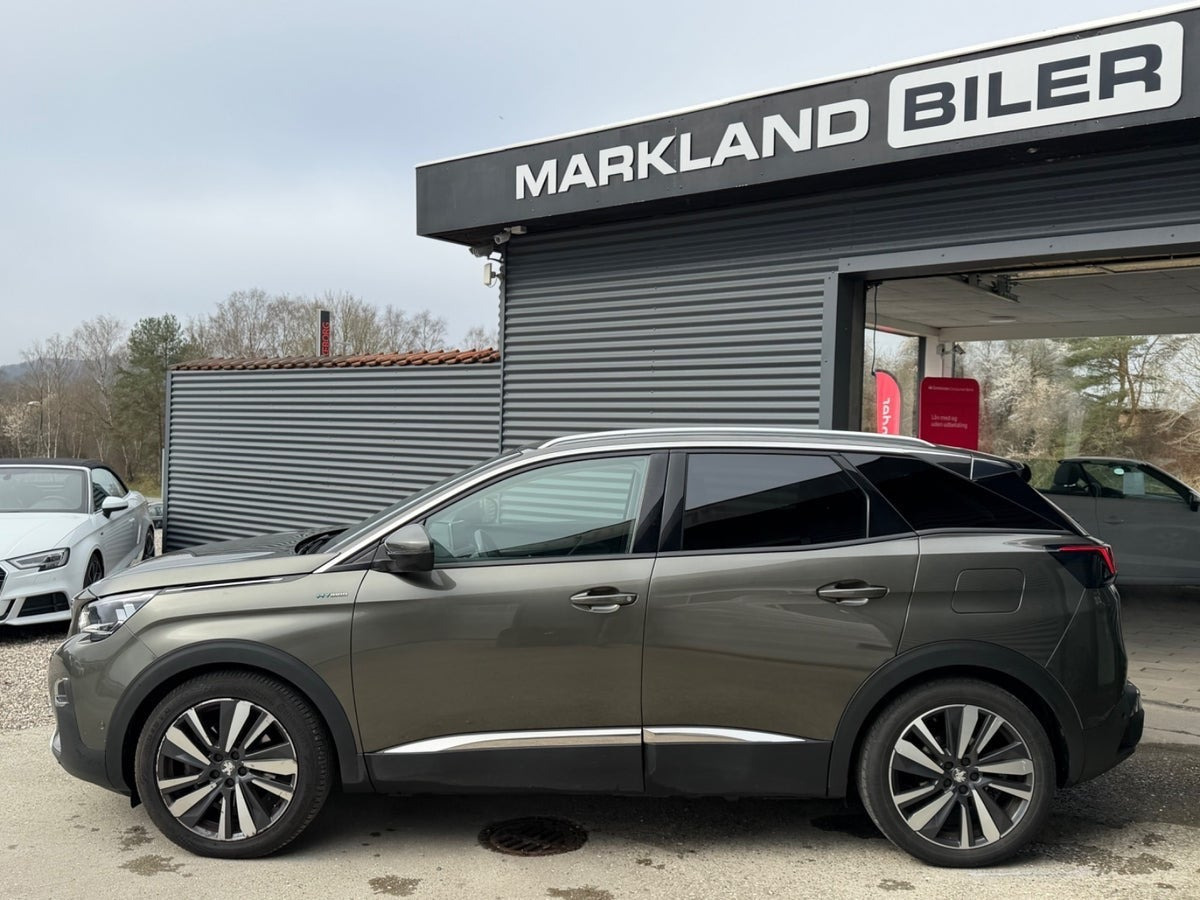 Grøn Peugeot 3008 fra 2020