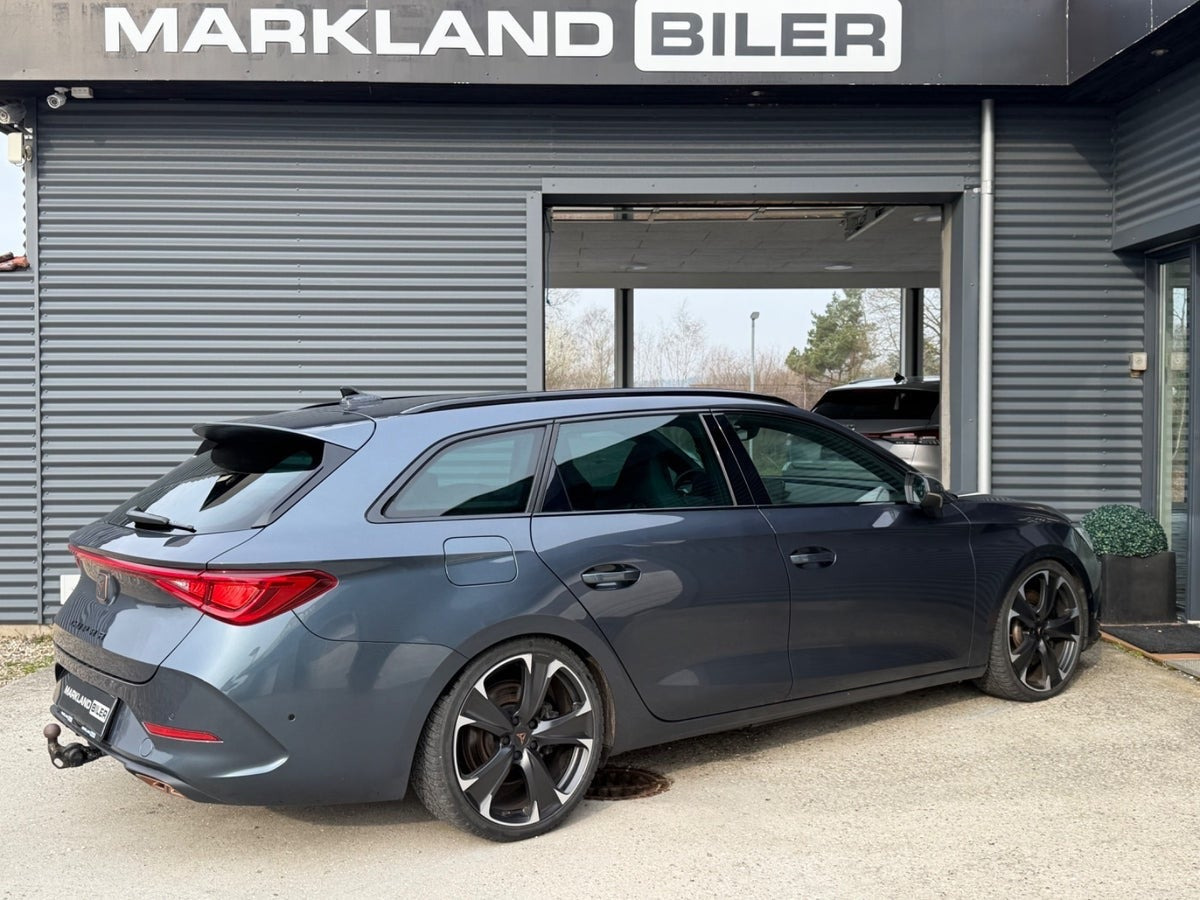 Grå Cupra Leon fra 2021