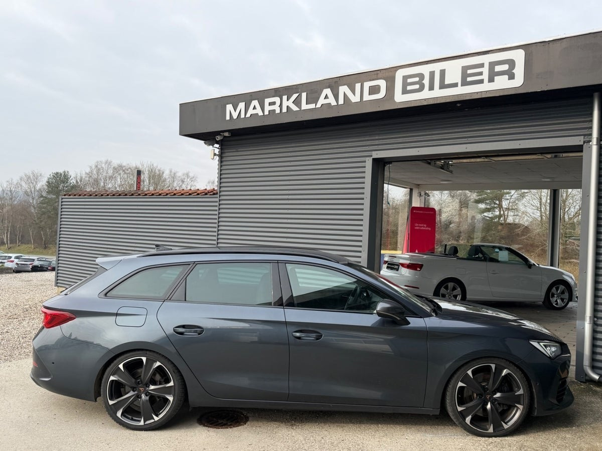Grå Cupra Leon fra 2021