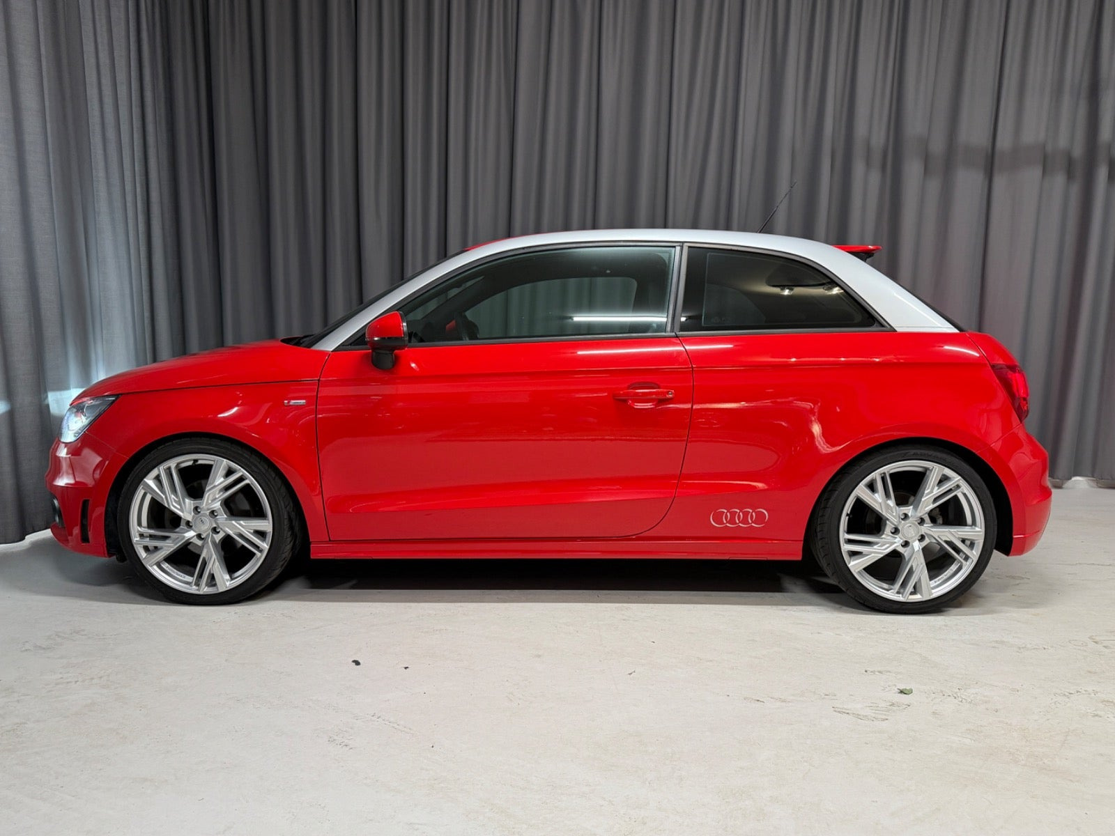 Rød Audi A1 fra 2011