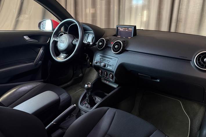 Rød Audi A1 fra 2011