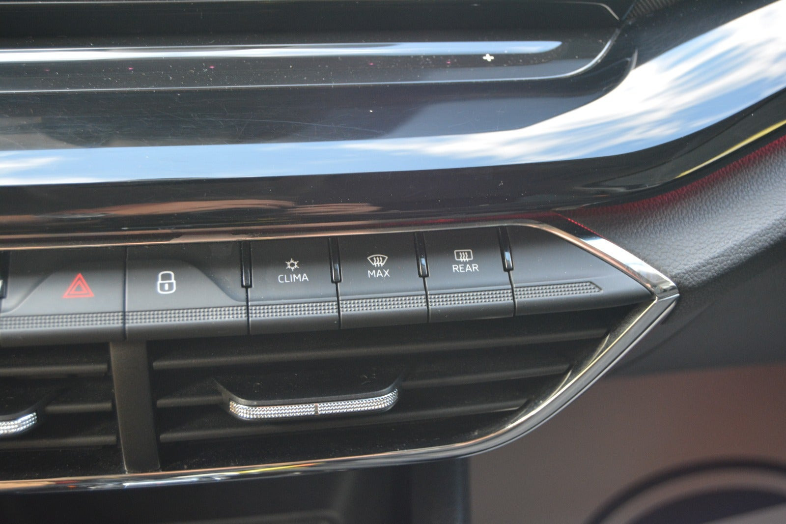Grå Skoda Octavia fra 2021