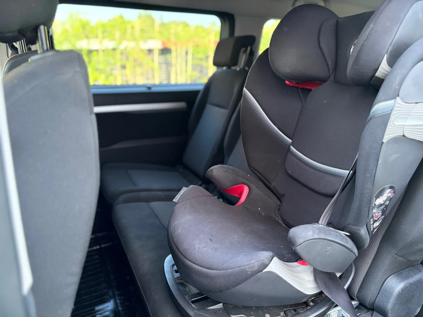 Hvid Toyota Proace Verso fra 2021
