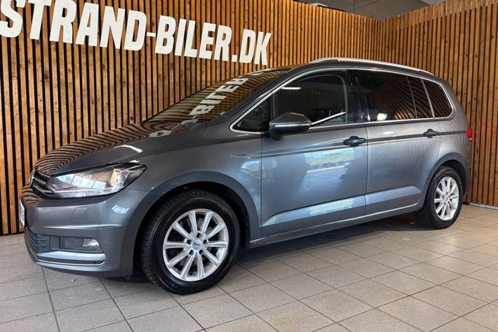 Grå VW Touran fra 2020