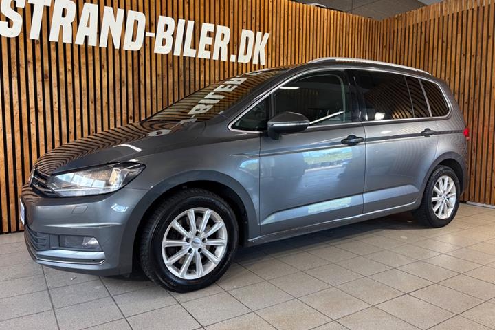 Grå VW Touran fra 2020