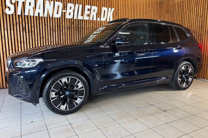 Sort BMW iX3 fra 2023