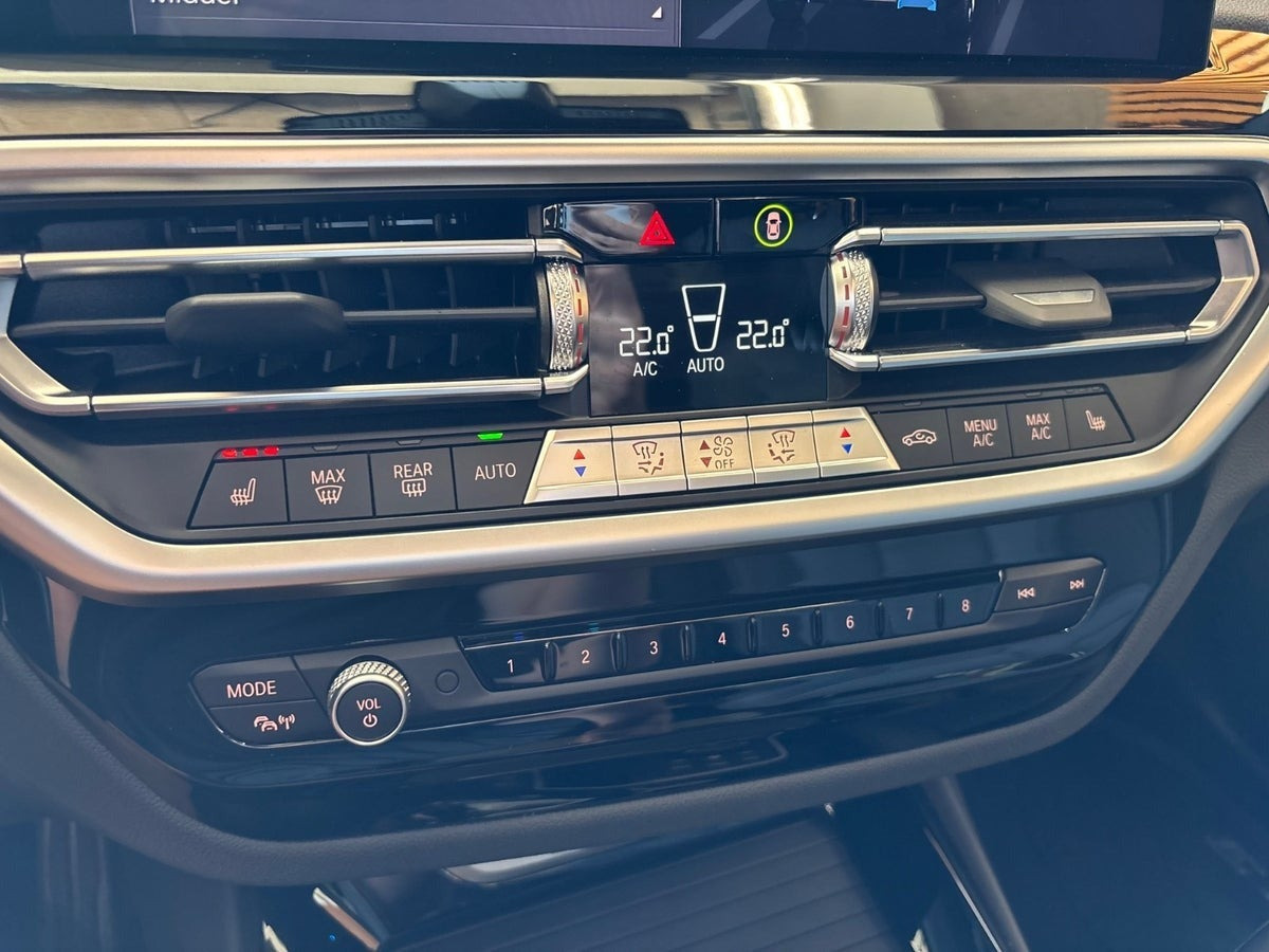 Sort BMW iX3 fra 2023