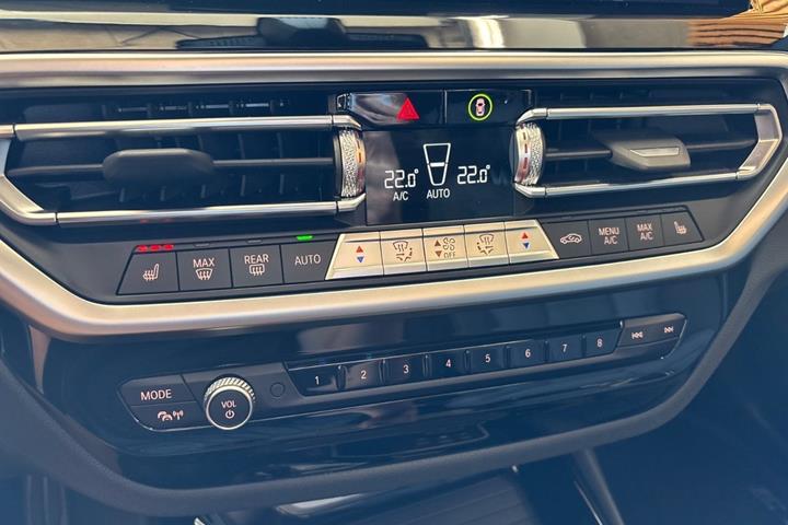 Sort BMW iX3 fra 2023