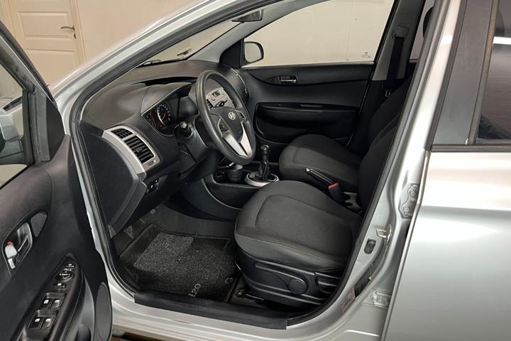 Sølv Hyundai i20 fra 2009