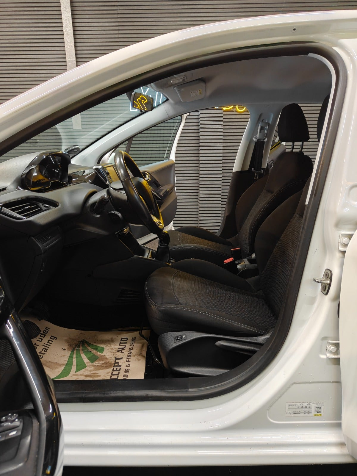 undefined Peugeot 208 fra 2018