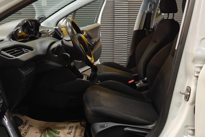 undefined Peugeot 208 fra 2018