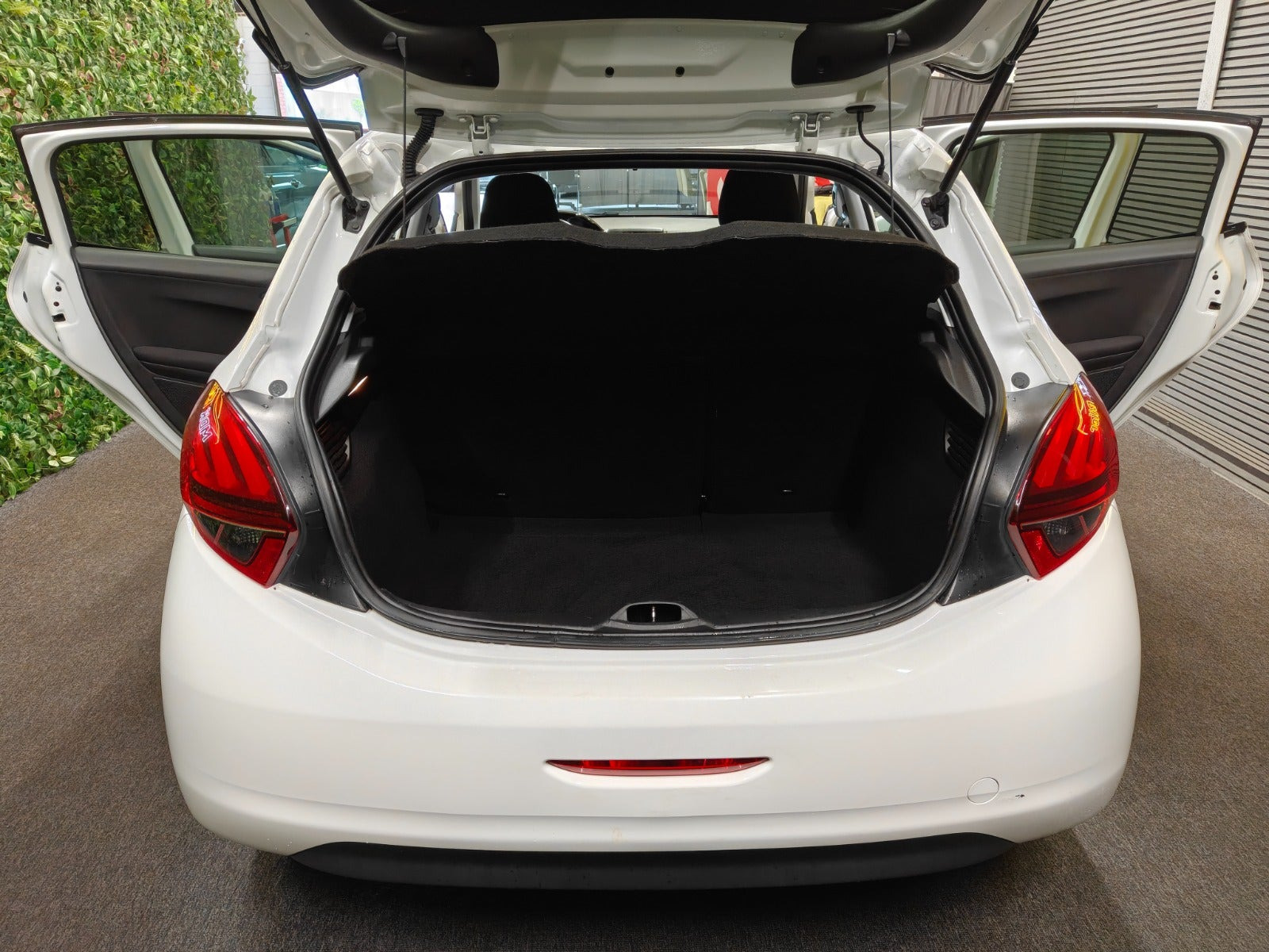 undefined Peugeot 208 fra 2018