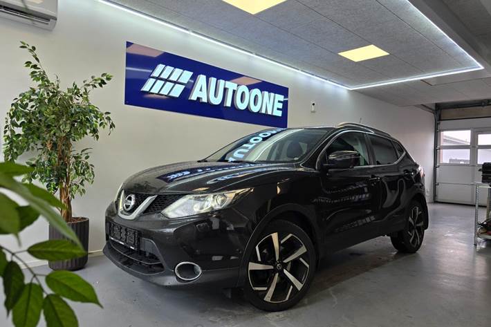 Sort Nissan Qashqai fra 2016