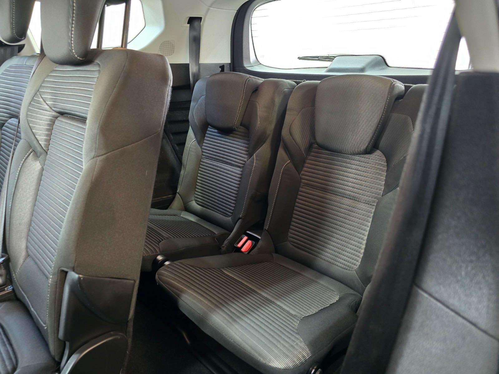 Beige Renault Grand Scenic IV fra 2017