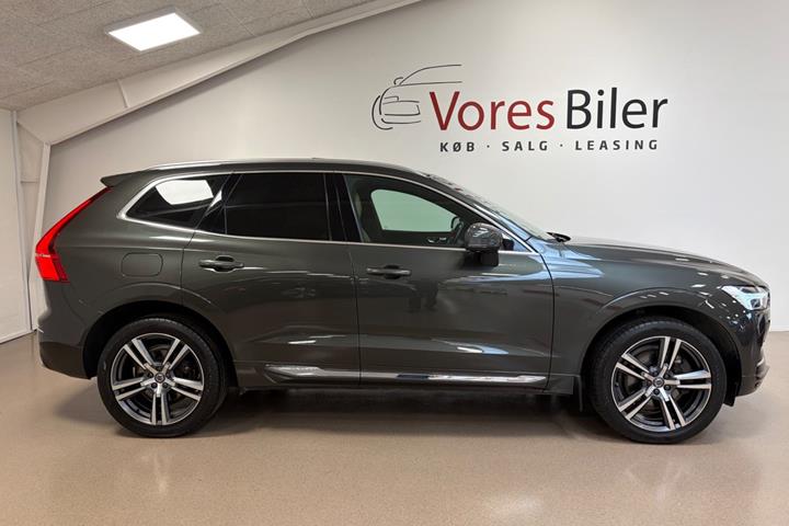 Grå Volvo XC60 fra 2020